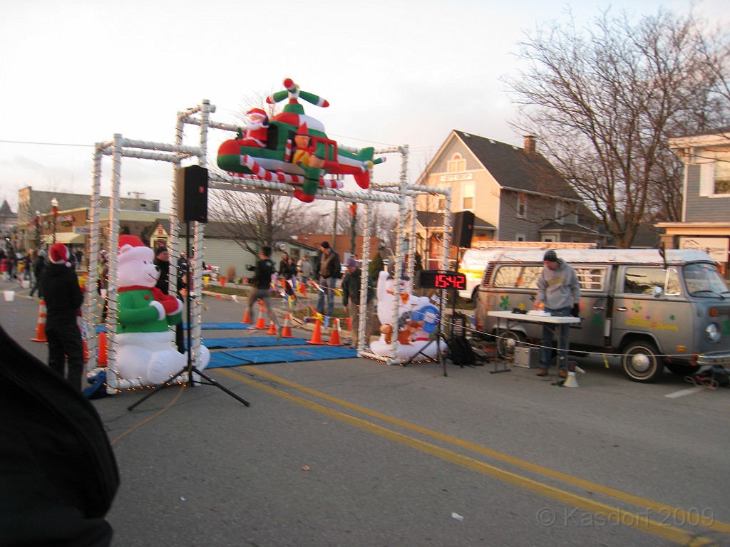 Holiday Hustle 5K 2009 435.jpg - The 2009 running of the Holiday Hustle 5K put on by Running Fit in Dexter Michigan on a sunny but 28 degree on December 5, 2009.